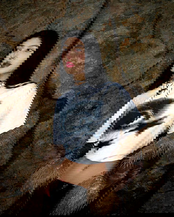 ayguldavlletova image ~ Altpins