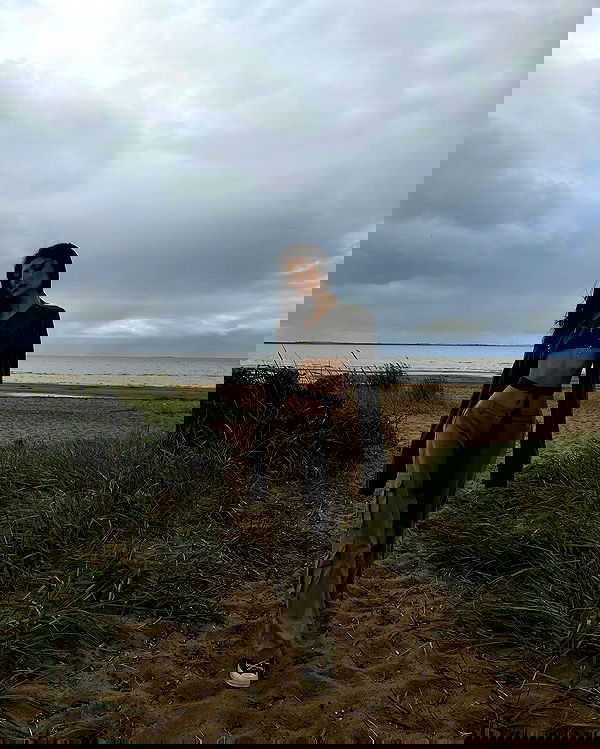 ayguldavlletova image ~ Altpins