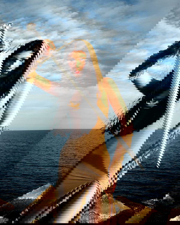 ayguldavlletova image ~ Altpins