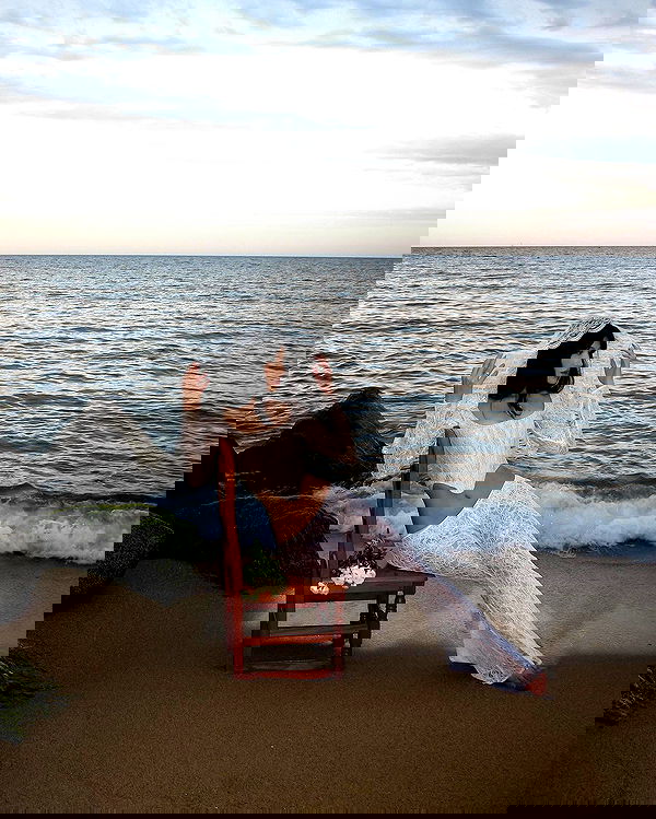 ayguldavlletova image ~ Altpins