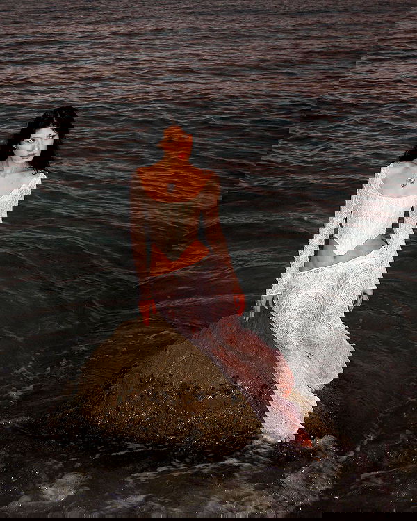 ayguldavlletova image ~ Altpins