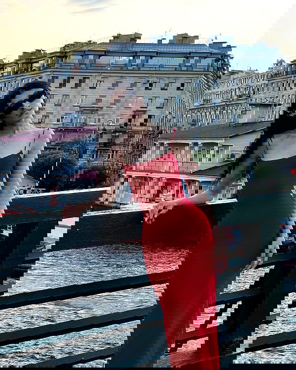 ayguldavlletova image ~ Altpins