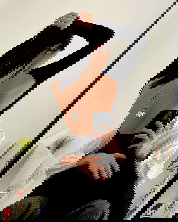 ayguldavlletova image ~ Altpins