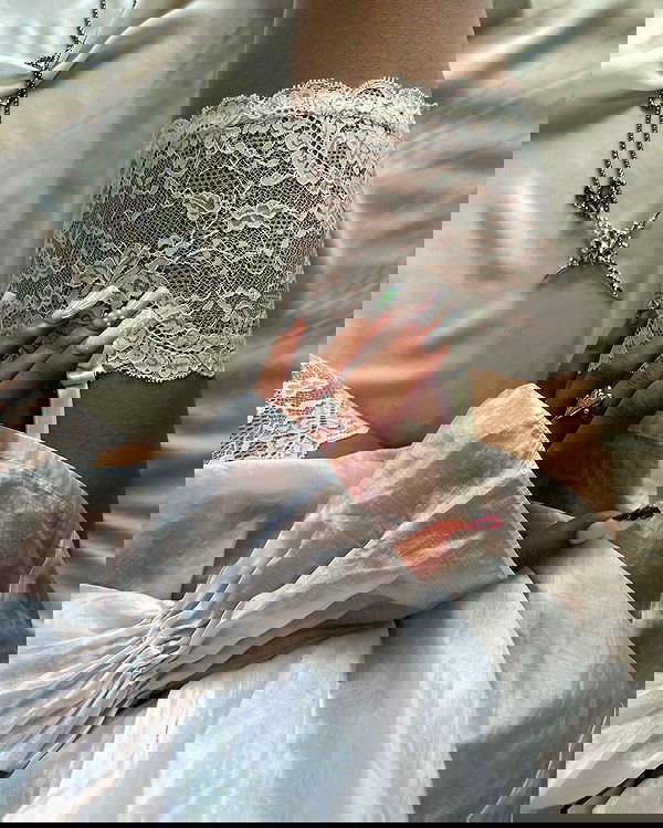 ayguldavlletova image ~ Altpins