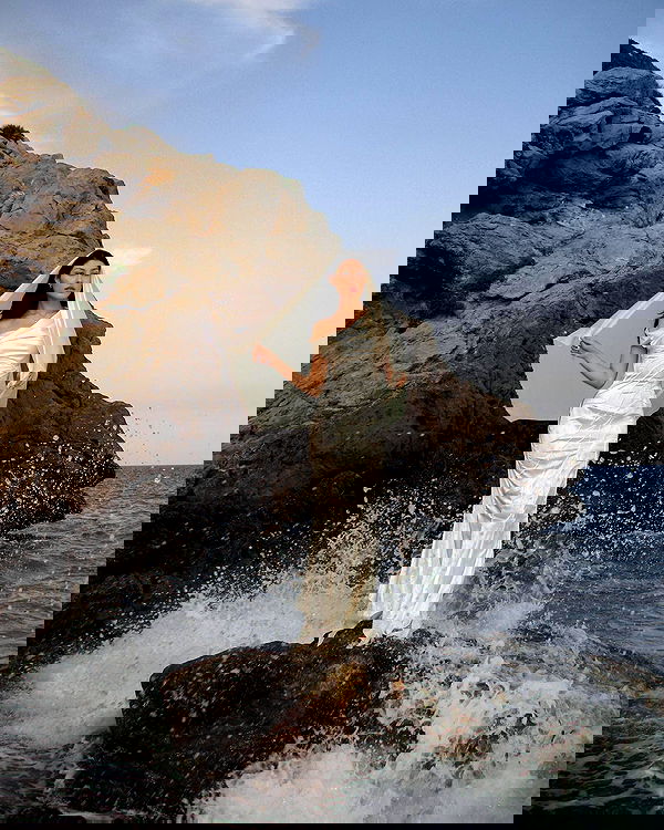 ayguldavlletova image ~ Altpins