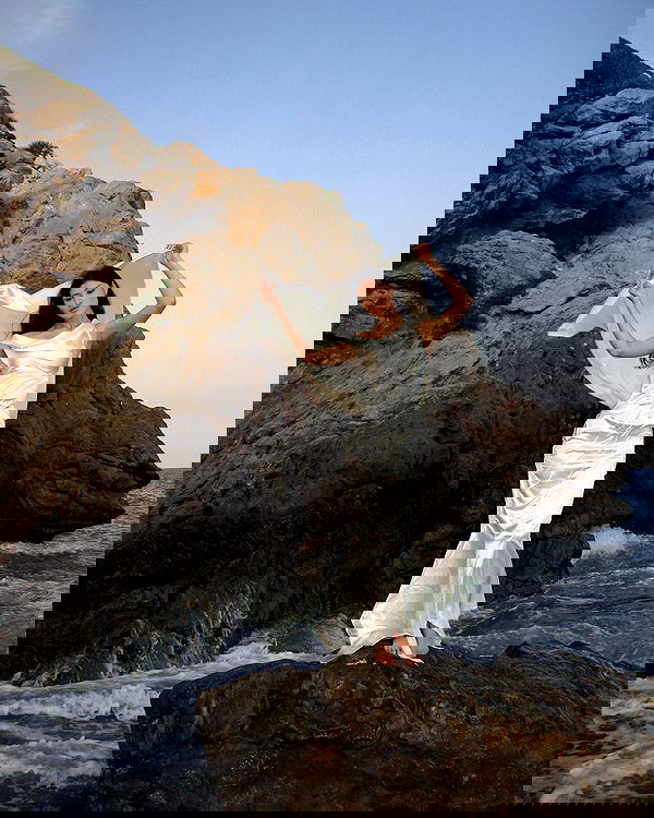 ayguldavlletova image ~ Altpins