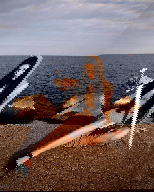 ayguldavlletova image ~ Altpins