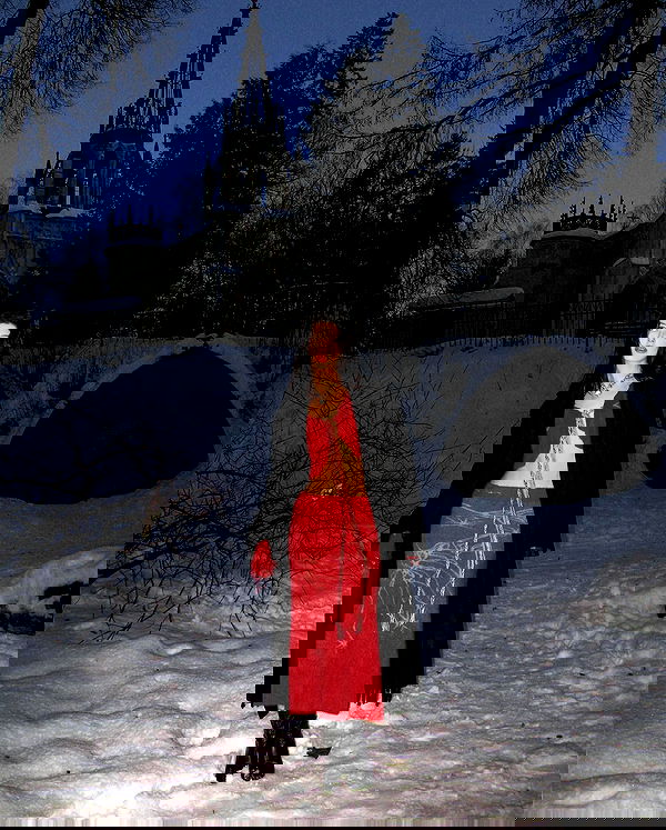 ayguldavlletova image ~ Altpins