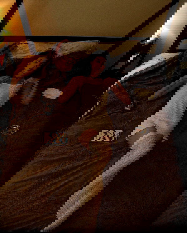 ayguldavlletova image ~ Altpins