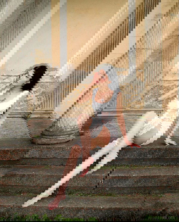 ayguldavlletova image ~ Altpins