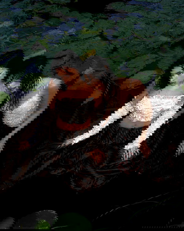 ayguldavlletova image ~ Altpins