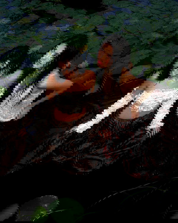 ayguldavlletova image ~ Altpins