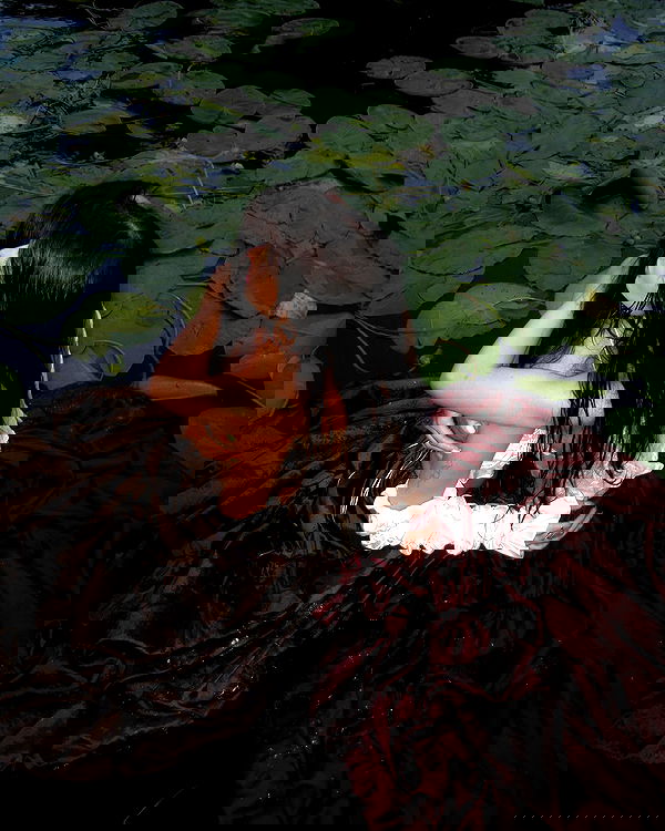 ayguldavlletova image ~ Altpins