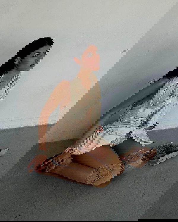 ayguldavlletova image ~ Altpins