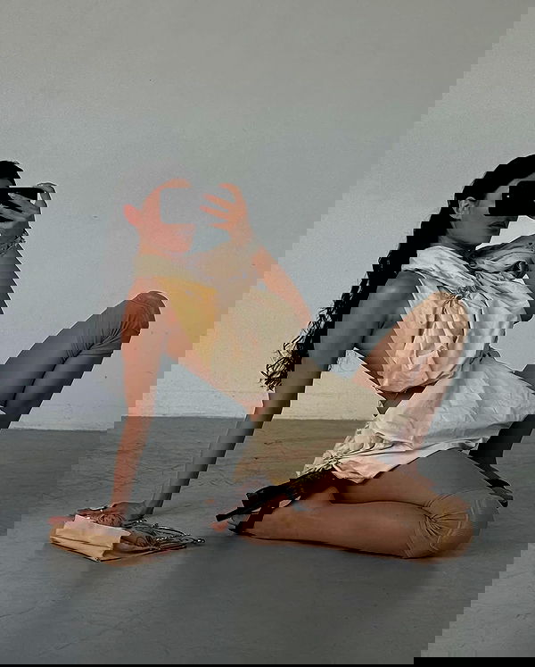 ayguldavlletova image ~ Altpins