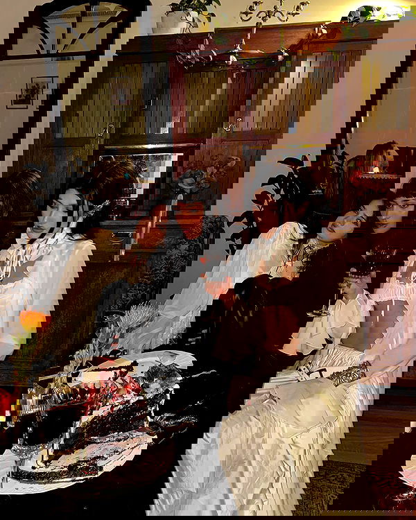 ayguldavlletova image ~ Altpins