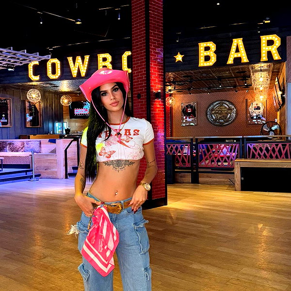 barbararamirezz_ instagram image archive image