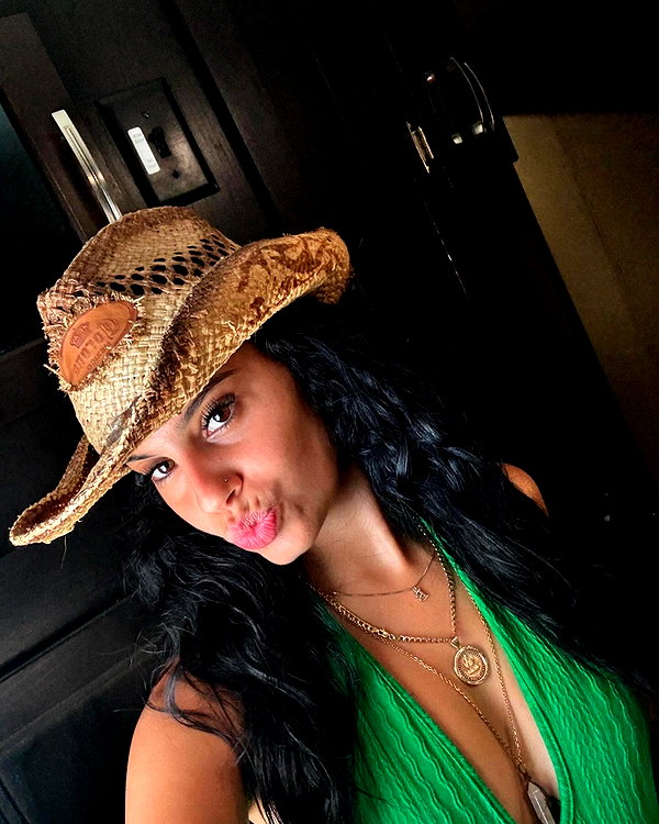 barbararamirezz_ instagram image archive image