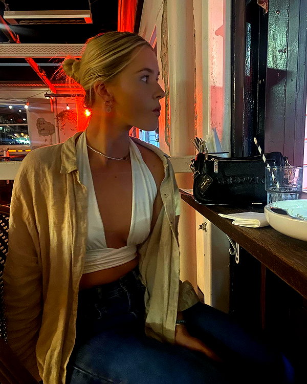 bella.mccafferty instagram image archive image