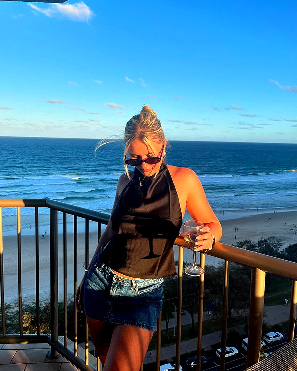 bella.mccafferty instagram image archive image