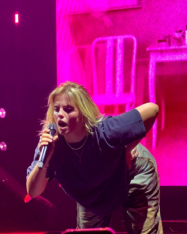 beth.ae_xx instagram image archive image
