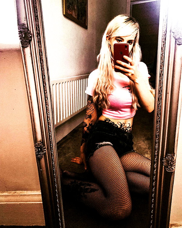 bexicutes instagram image archive image
