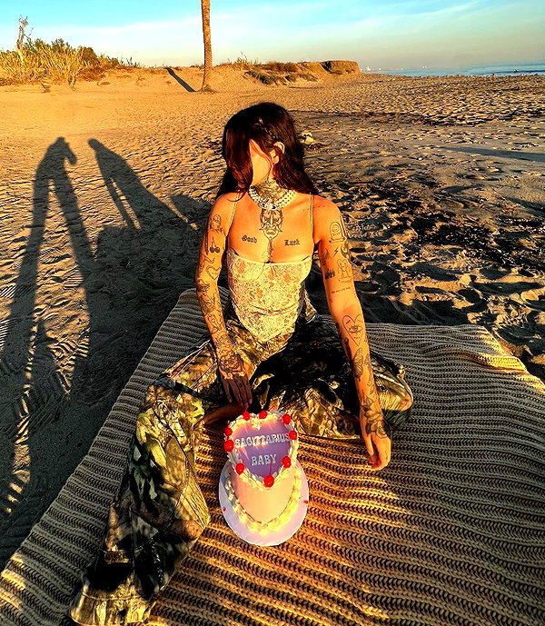 bmarkhaa instagram image archive image