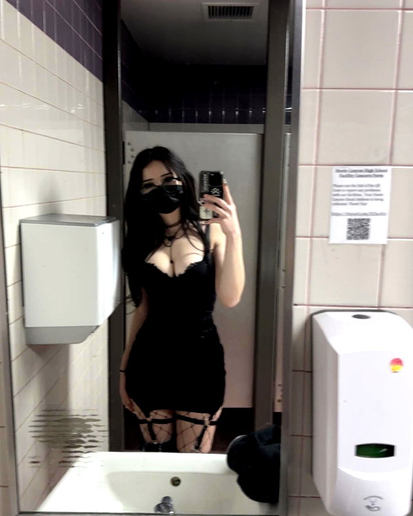 butter.on.a.poptart69 instagram image archive image
