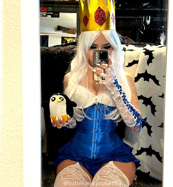 butter.on.a.poptart69 instagram image archive image