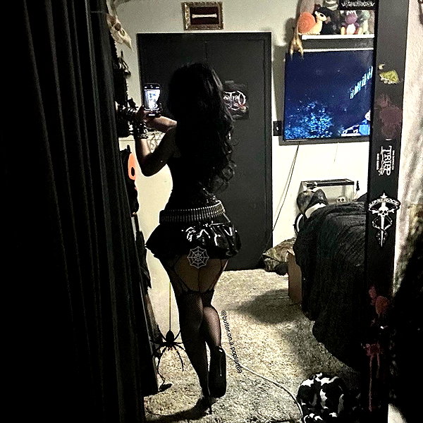 butter.on.a.poptart69 instagram image archive image