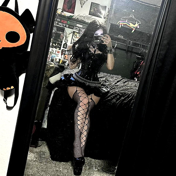butter.on.a.poptart69 instagram image archive image