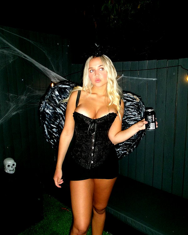caitlincook_ instagram image archive image