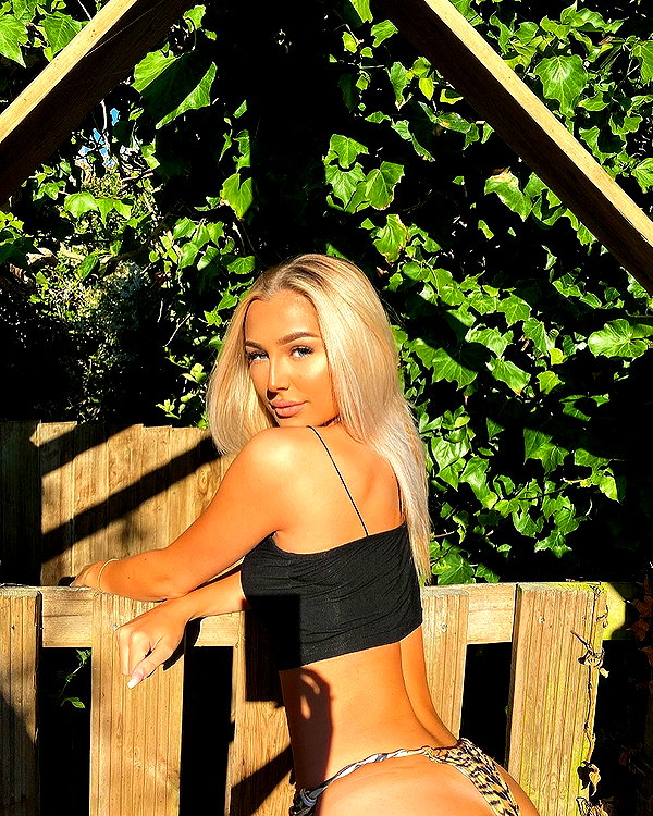 callieebullough instagram image archive image