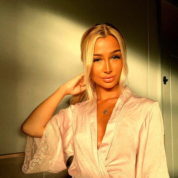 callieebullough instagram image archive image