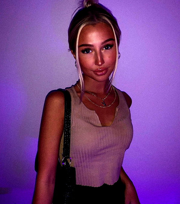 callieebullough instagram image archive image
