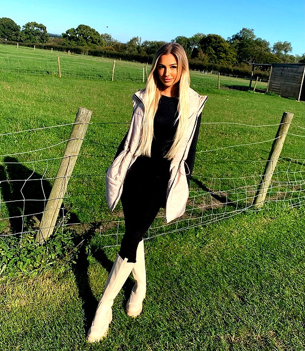 callieebullough instagram image archive image