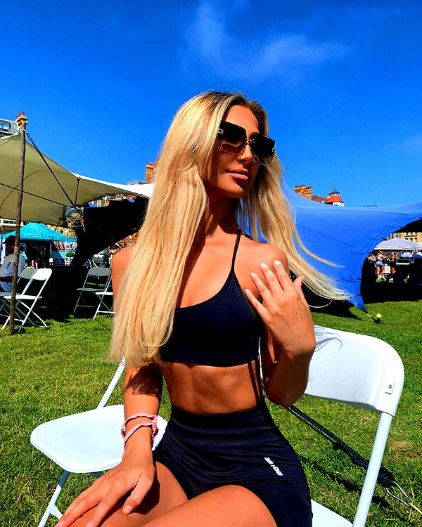 callieebullough instagram image archive image
