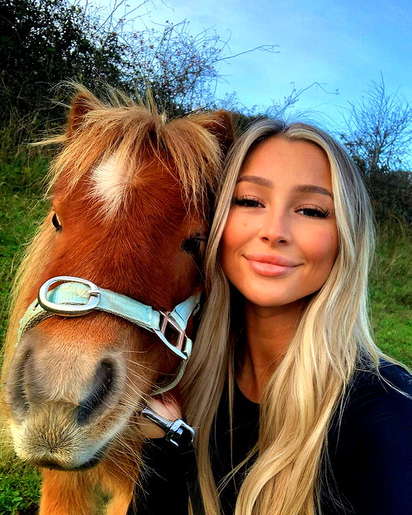 callieebullough instagram image archive image
