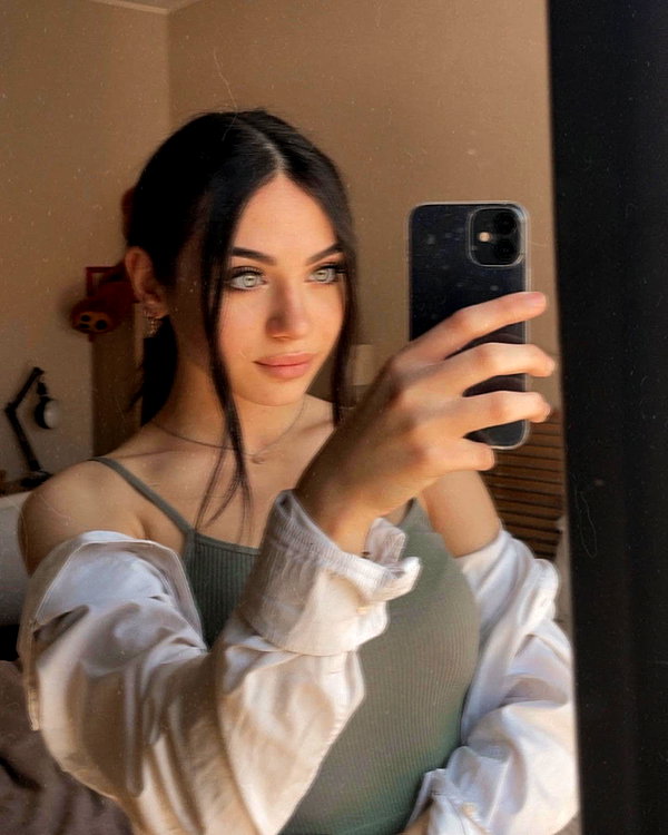carla.famulari instagram image archive image