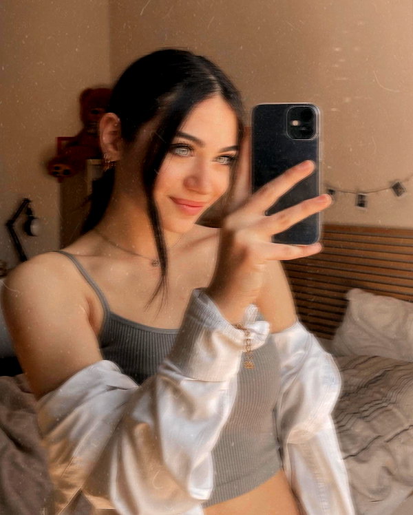 carla.famulari instagram image archive image
