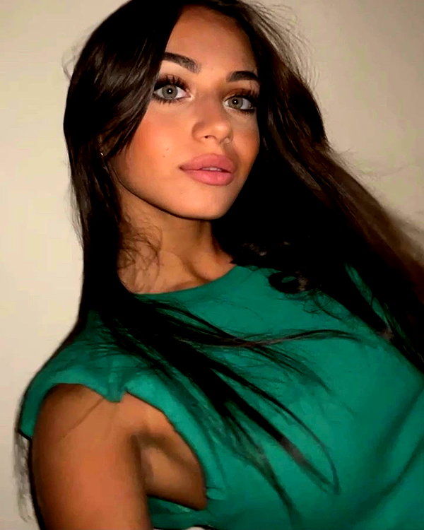 carla.famulari instagram image archive image