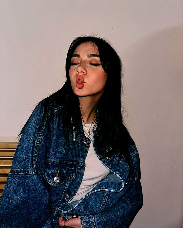 carla.famulari instagram image archive image