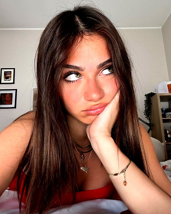 carla.famulari instagram image archive image