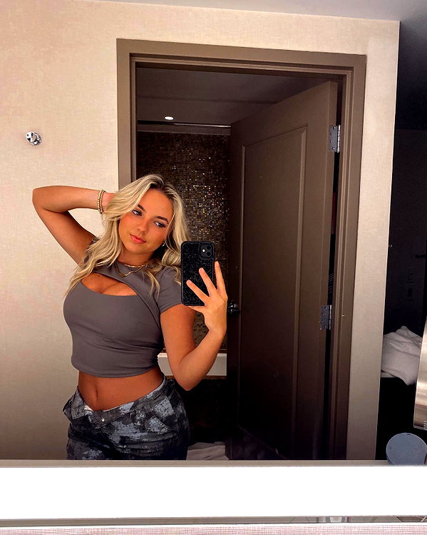 cassie.aguiar instagram image archive image