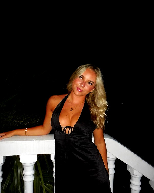 cassie.aguiar instagram image archive image