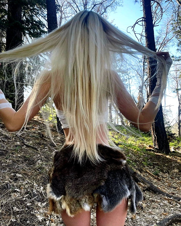ch111oe instagram image archive image