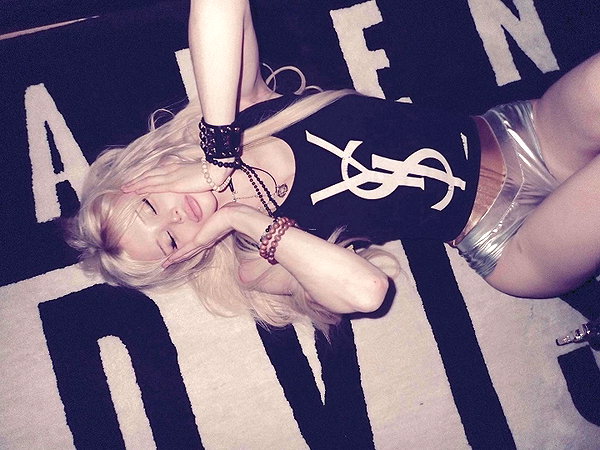 ch111oe instagram image archive image