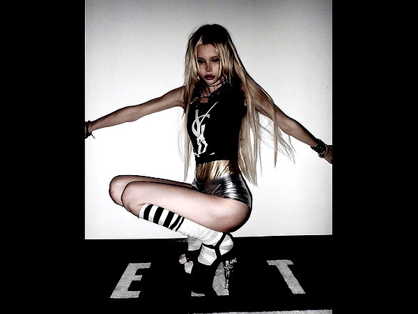 ch111oe instagram image archive image