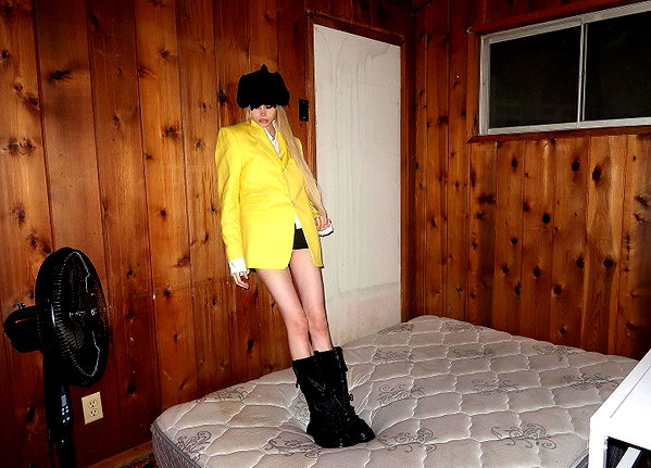 ch111oe instagram image archive image