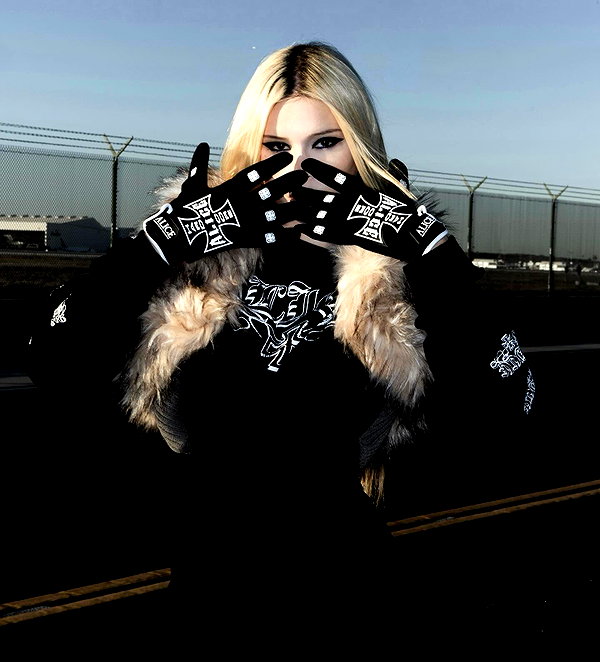 ch111oe instagram image archive image